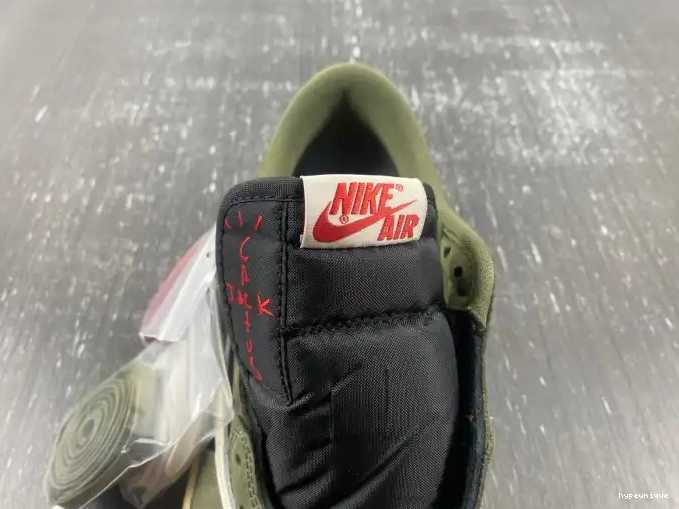 HYPE DM7866-002 AIR LOW JORDAN OG TRAVIS 1 'BLACK SP SCOTT OLIVE' X 0429